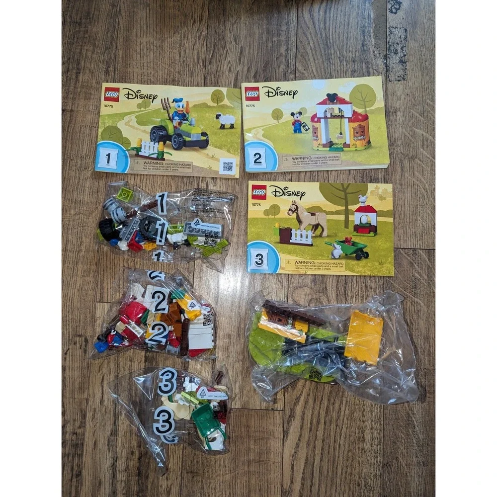 LEGO Mickey Mouse: Mickey Mouse &‎ Donald Duck's Farm (10775) DAMAGED OPEN BOX
